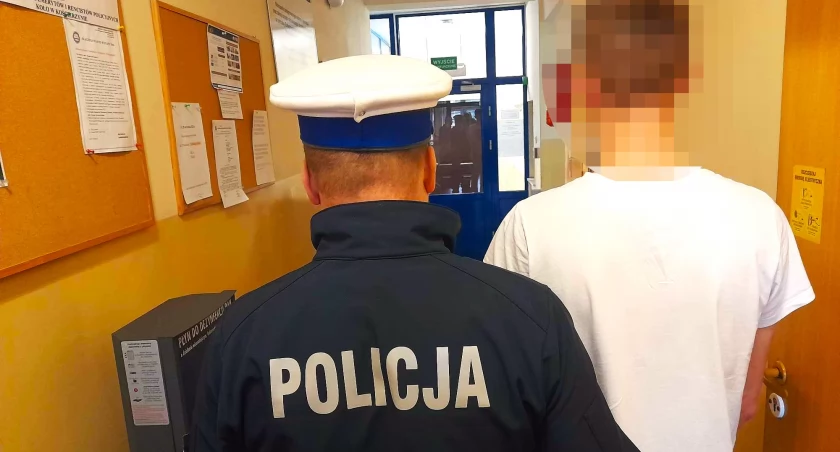 Pościg za nastolatkami w fiacie - 17-latek trafił prosto do aresztu