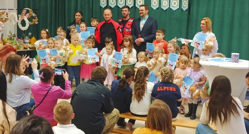 Szkoła Happy Kids zorganizowała kiermasz i wsparła kościerskie hospicjum