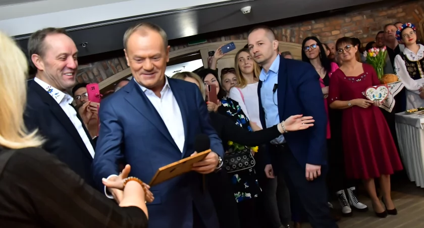 Donald Tusk w Kościerzynie. Wielkanocne spotkanie z polityką w tle