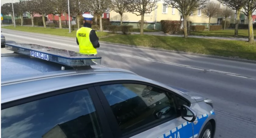 Kompletnie pijany kierował skodą - nigdy nie miał prawa jazdy