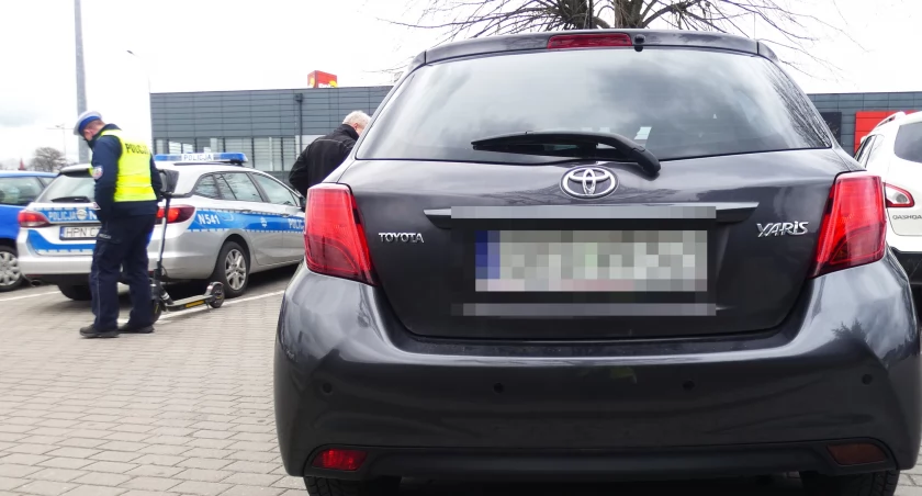 14-latka na hulajnodze potrącona przez samochód