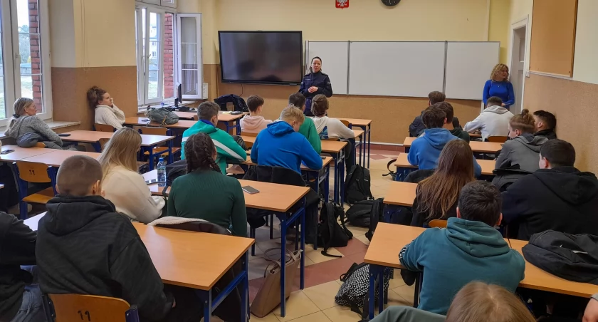 Kościerzyna.  Policjanci zachęcali uczniów 