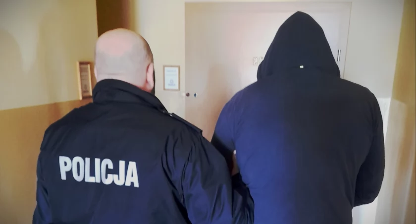 Policjanci zatrzymali sprawcę włamania na gorącym uczynku