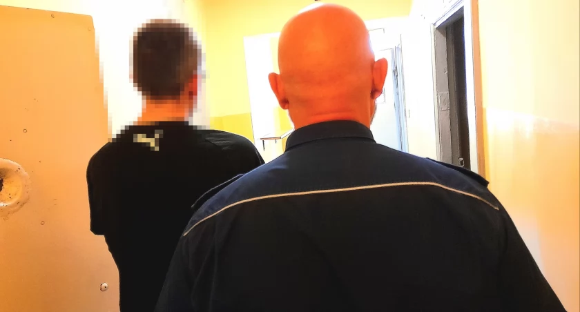 Stawił się komendę, bo miał dozór Policji. Trafił prosto do więzienia