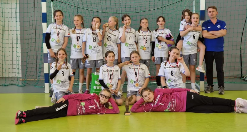 Szczypiornistki z UKS Lipusz wygrywają międzynarodowy turniej w Szczecinie