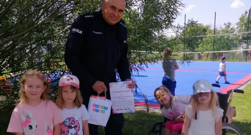 Kościerzyna. Promowali zawód policjanta podczas festynu dla dzieci