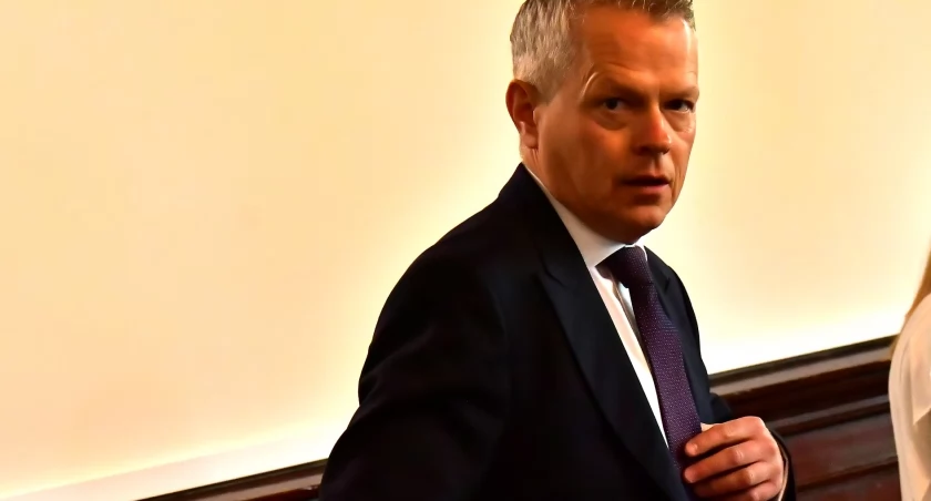 Marcin Modrzejewski nowym przewodniczącym Rady Powiatu. Burzliwa dyskusja na sesji