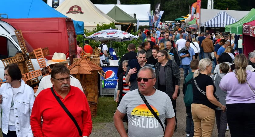 Targi w Lubaniu. Do miejscowego PODR zjeżdżają tłumy