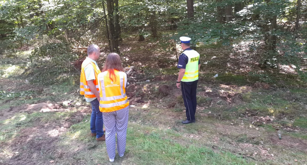 Spotkanie w miejscu wypadku. Policja analizuje warunki drogowe 
