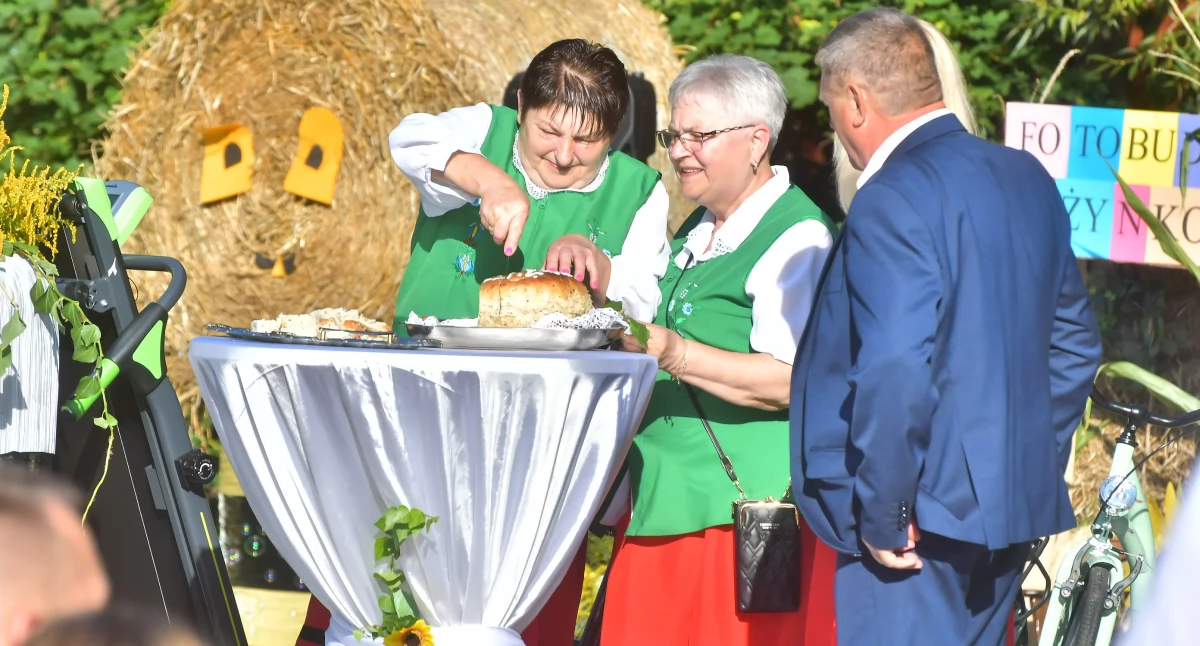 Stara Kiszewa. Podczas parafialnych dożynek dziękowano rolnikom za plony