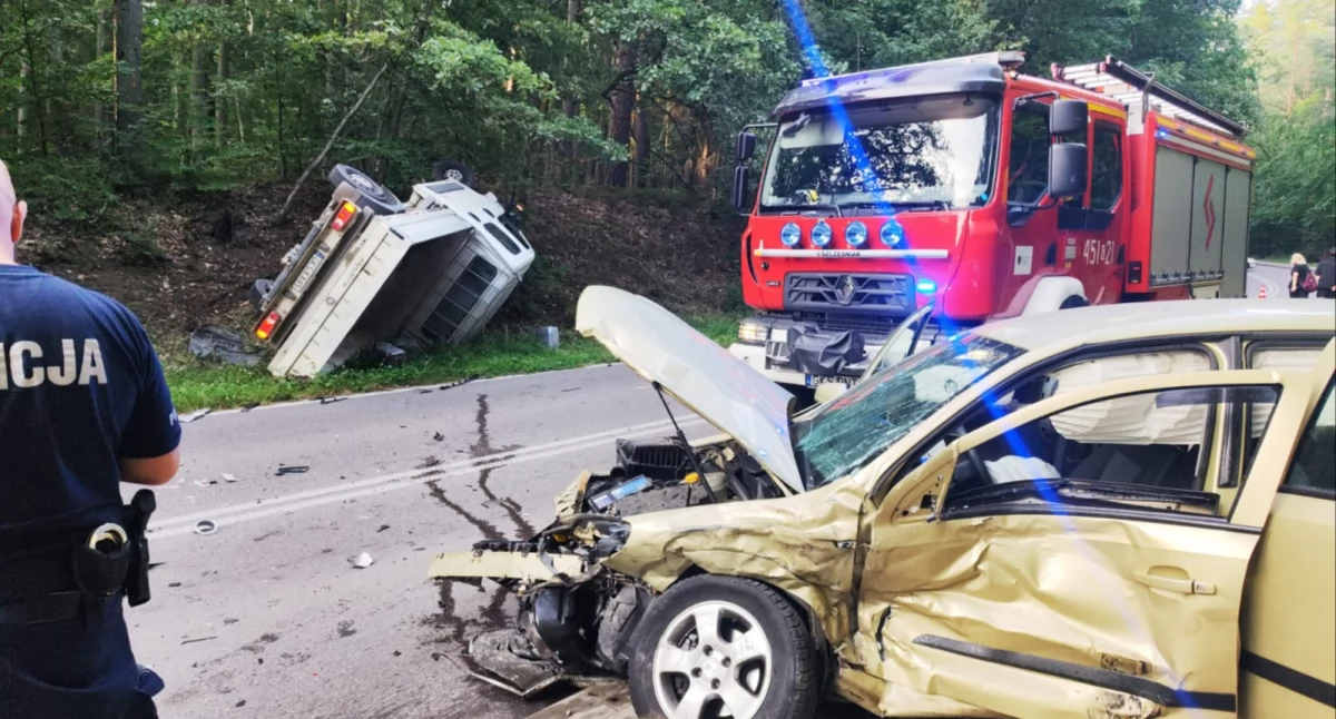 Wypadek w Szarlocie. Dwie osoby trafiły do szpitala