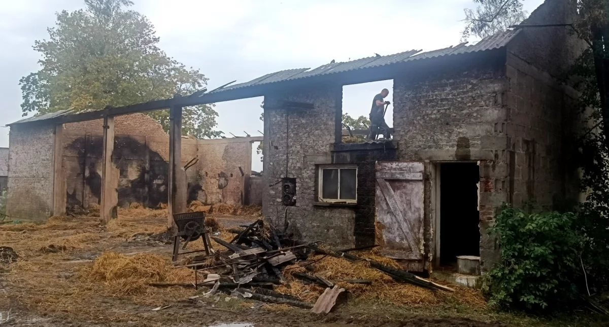  Apel o pomoc dla rolnika ze Szponu. Odbudowa obory i stodoły po pożarze.