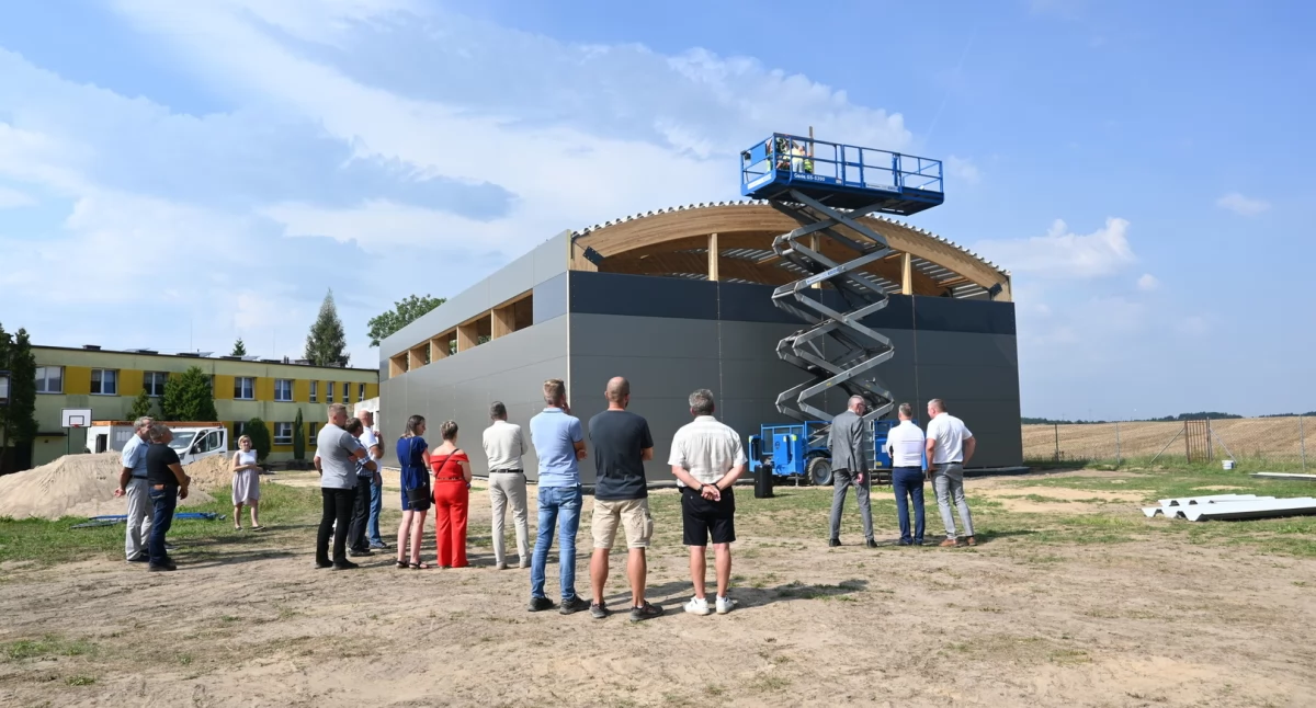 W Górze w gm. Stara Kiszewa powstaje nowoczesny obiekt sportowy