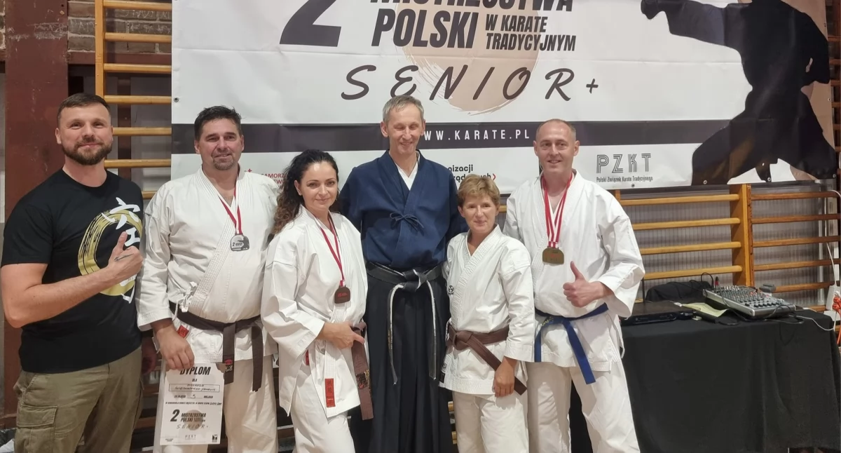 Monika i Ryszard De Janauis Święćkowscy oraz Radosław Szmagliński z medalami Mistrzostw Polski