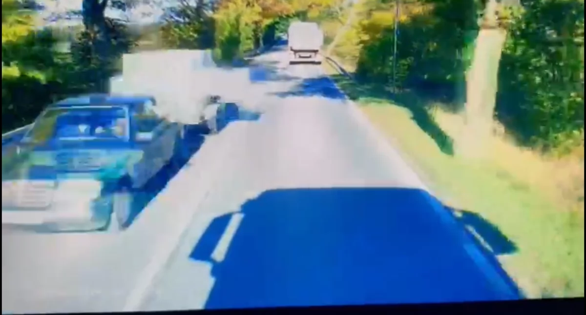 Policja poszukuje świadków uszkodzenia auta
