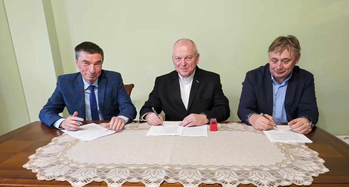 Renowacja zabytkowego kościoła w Karsinie