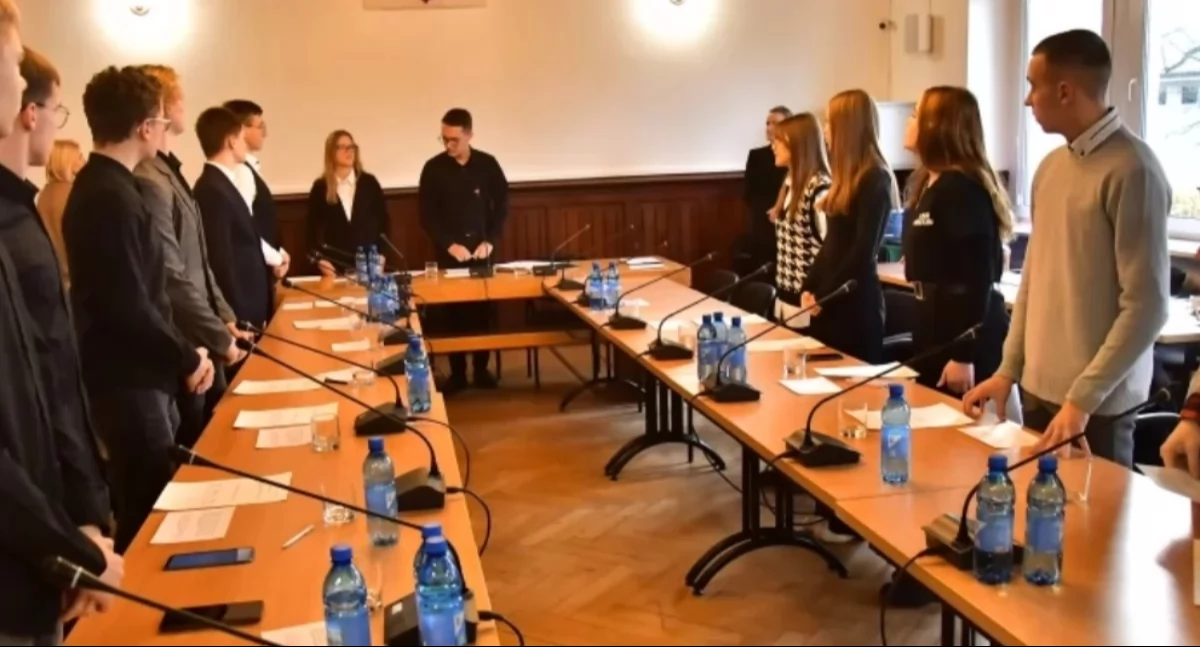 I sesja Młodzieżowej Rady Powiatu Kościerskiego - sprawdź program