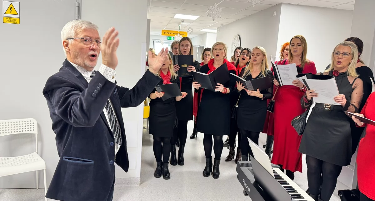 Wyjątkowy koncert chóru w kościerskim hospicjum. Dźwięki nadziei i wdzięczności