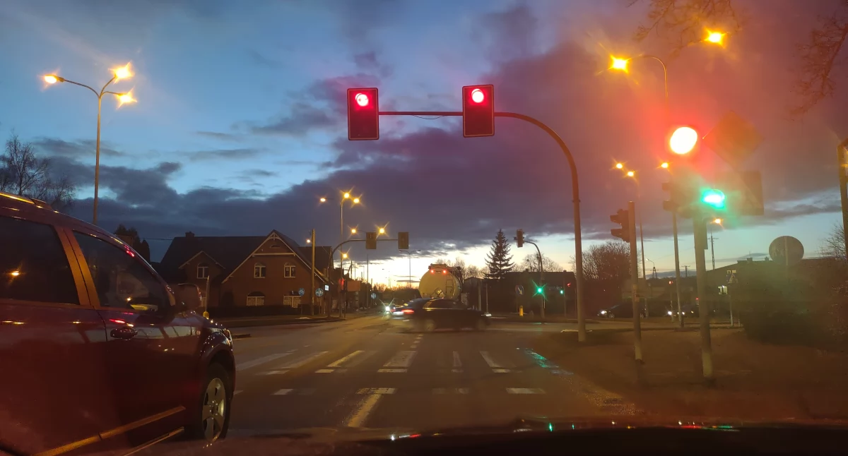 Nowa Karczma. Mieszkańcy mają dość sygnalizacji i domagają się budowy ronda!