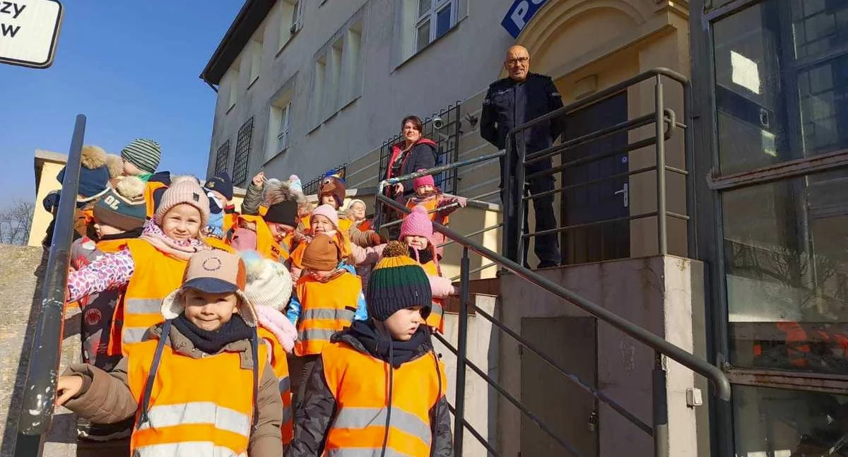 Przedszkolaki z wizytą u kościerskich policjantów