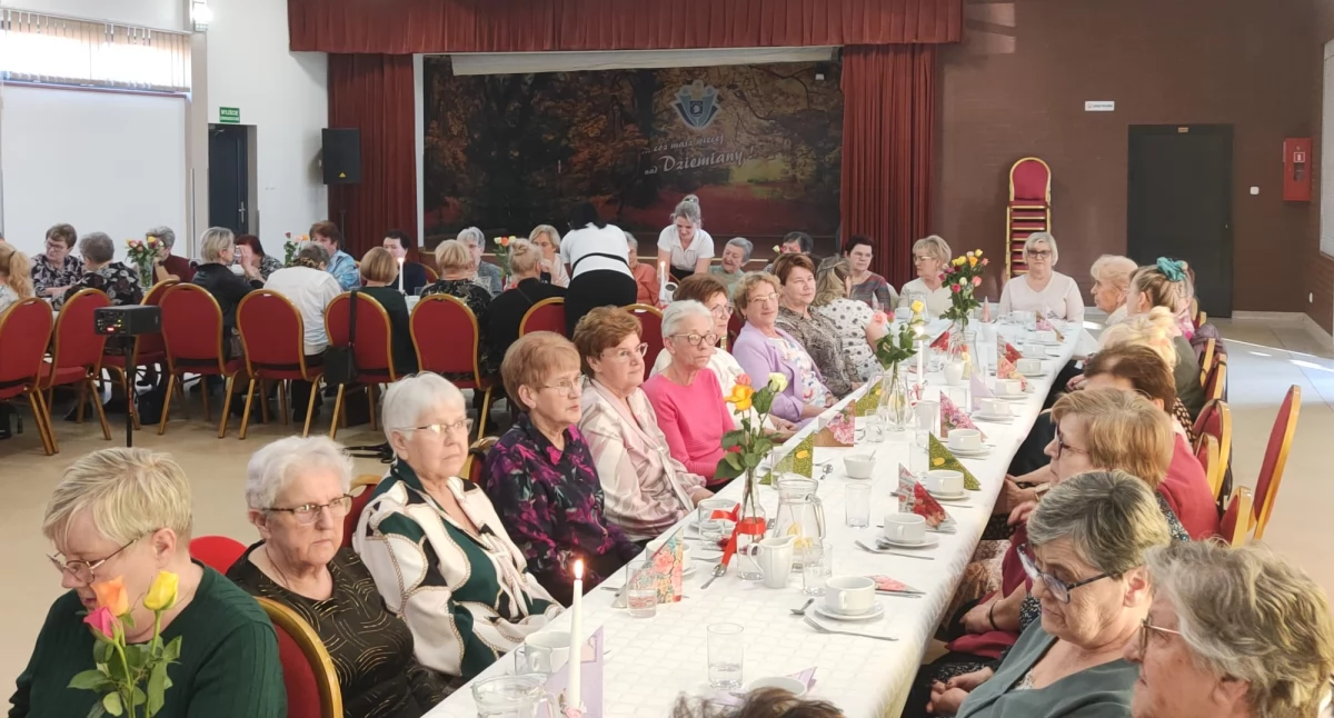 Panie z gminy Dzieminy świętowały Dzień Kobiet