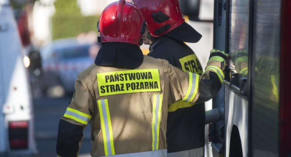 Dramatyczne chwile w Kościerzynie. Dwuletnie dziecko zatrzasnęło mamę na balkonie!