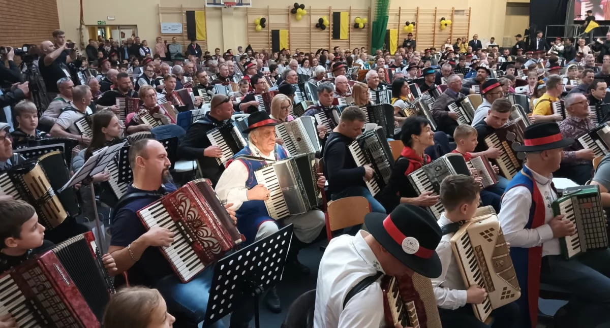 Dzéń Jednotë Kaszëbów w Bólszewie! 