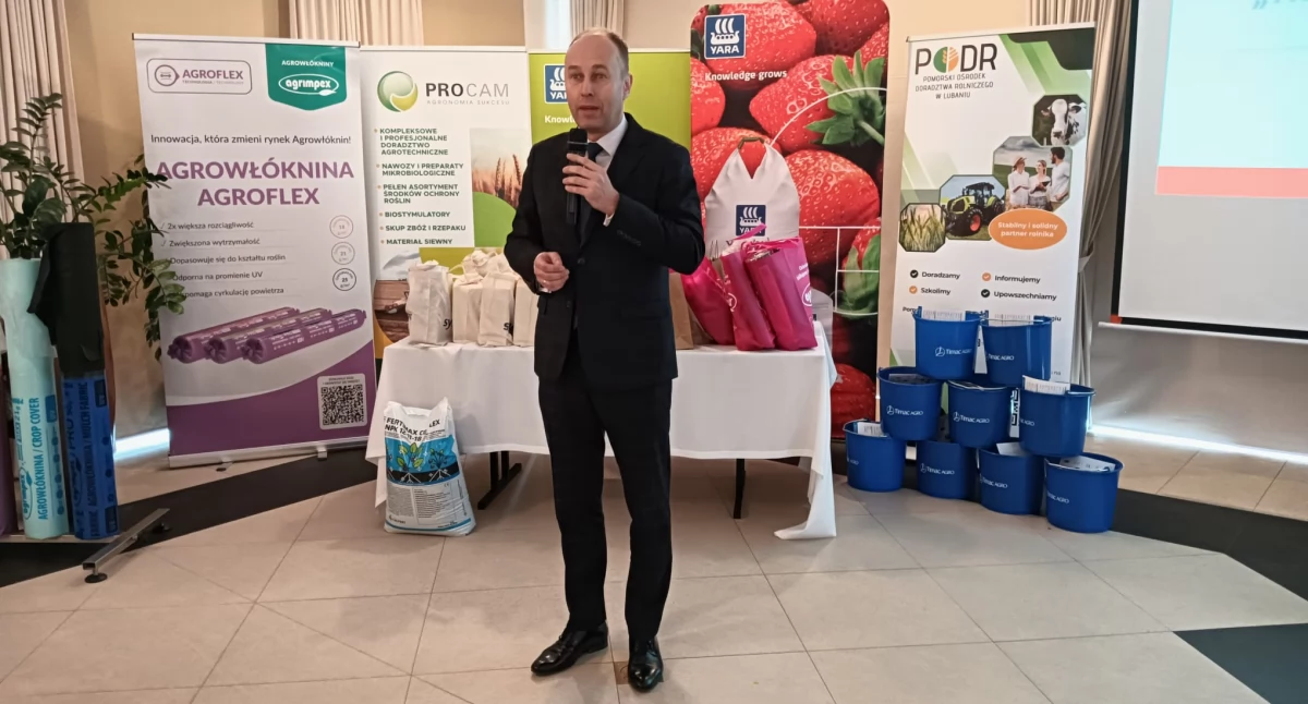 Chmielno. Konferencja Truskawkowe trendy - Kaszëbskô malëna drugim najsmaczniejszym owocem świata!