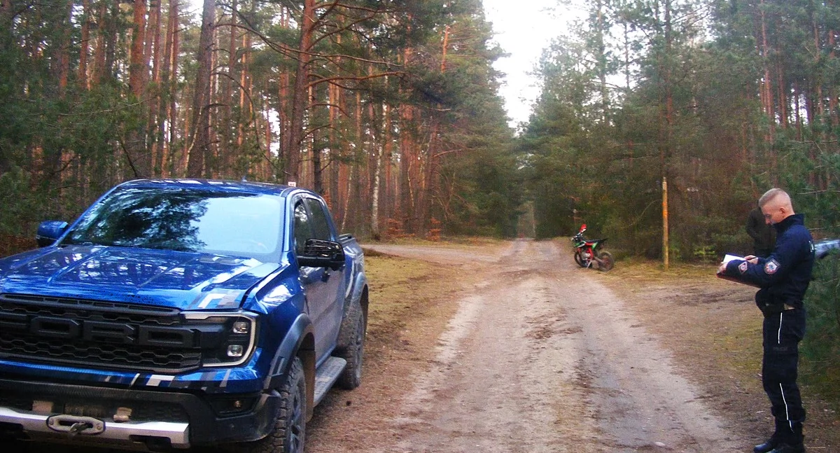 15-letni motocyklista wjechał w forda!. Chłopak trafił do szpitala!
