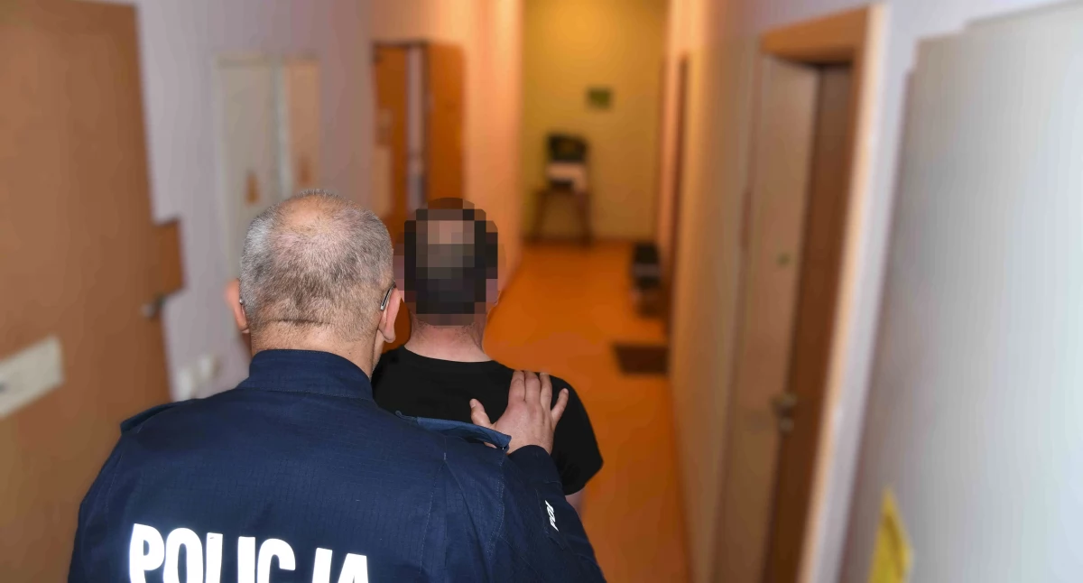 Został pobity przed dwóch napastników i trafił do szpitala!