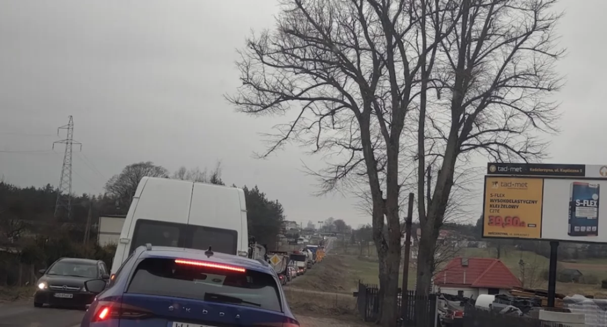 Coraz trudniej na drodze 221 Kościerzyna-Nowa Karczma. Korki już na obwodnicy!