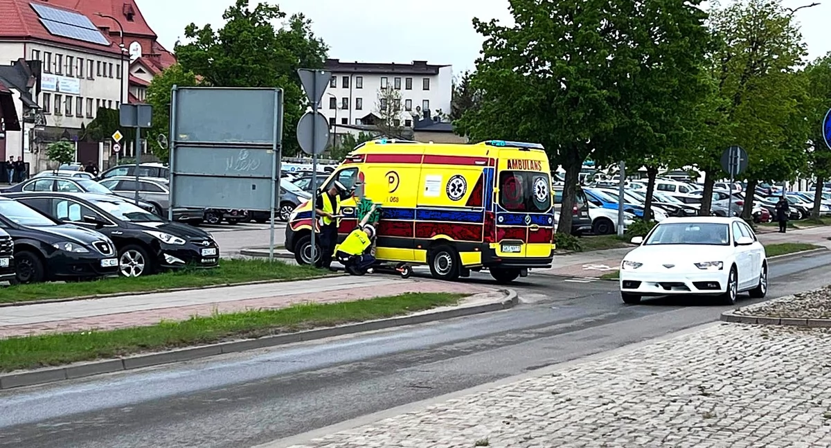 Wypadek w Kościerzynie. Samochód potrącił 13-latka na hulajnodze