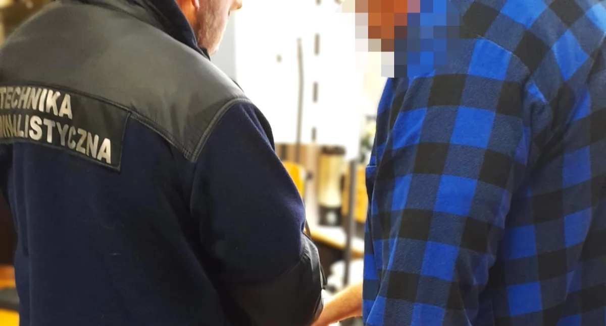 Ukradł forda sprzed sklepu, ale daleko nie zajechał