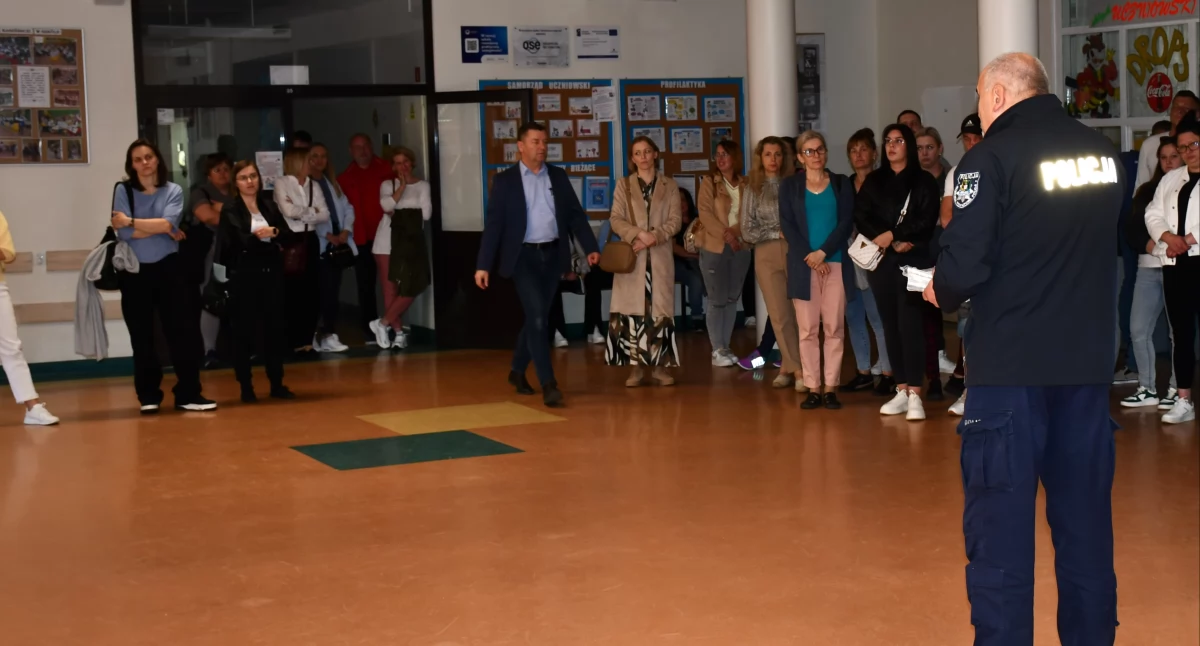 O zagrożeniach w sieci. Spotkanie policji z rodzicami
