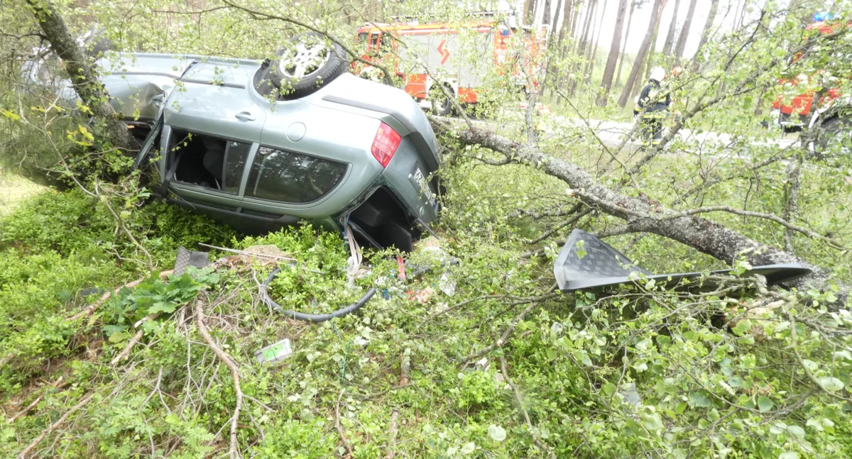 Wypadek na krajowej 20. Dwie osoby trafiły do szpitala!