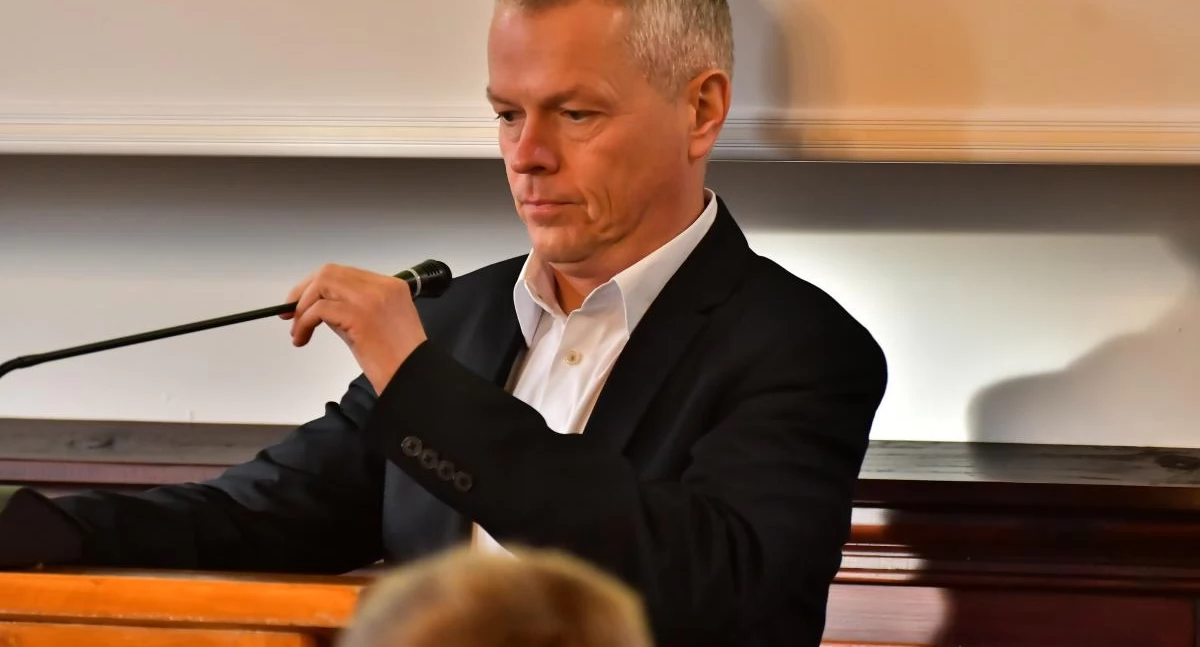 Wątpliwości wokół dotacji. Rada nie widzi naruszenia prawa przez M. Modrzejewskiego