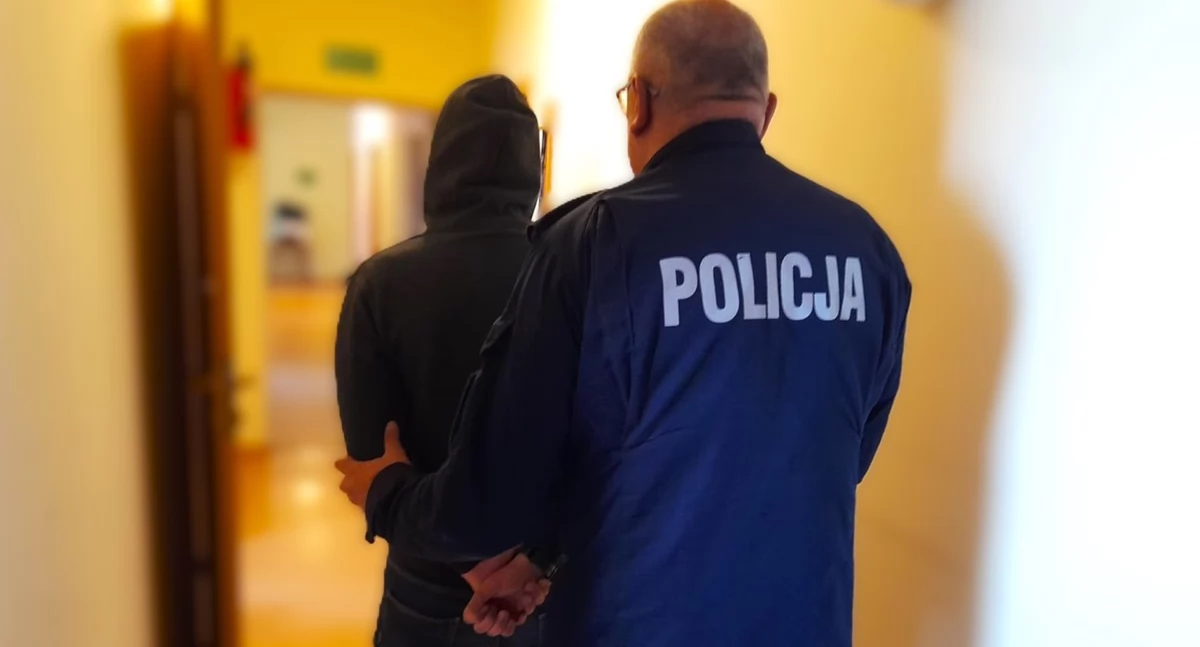 Nie miał prawa prowadzić, a wsiadł za kierownicę i uderzył w audi