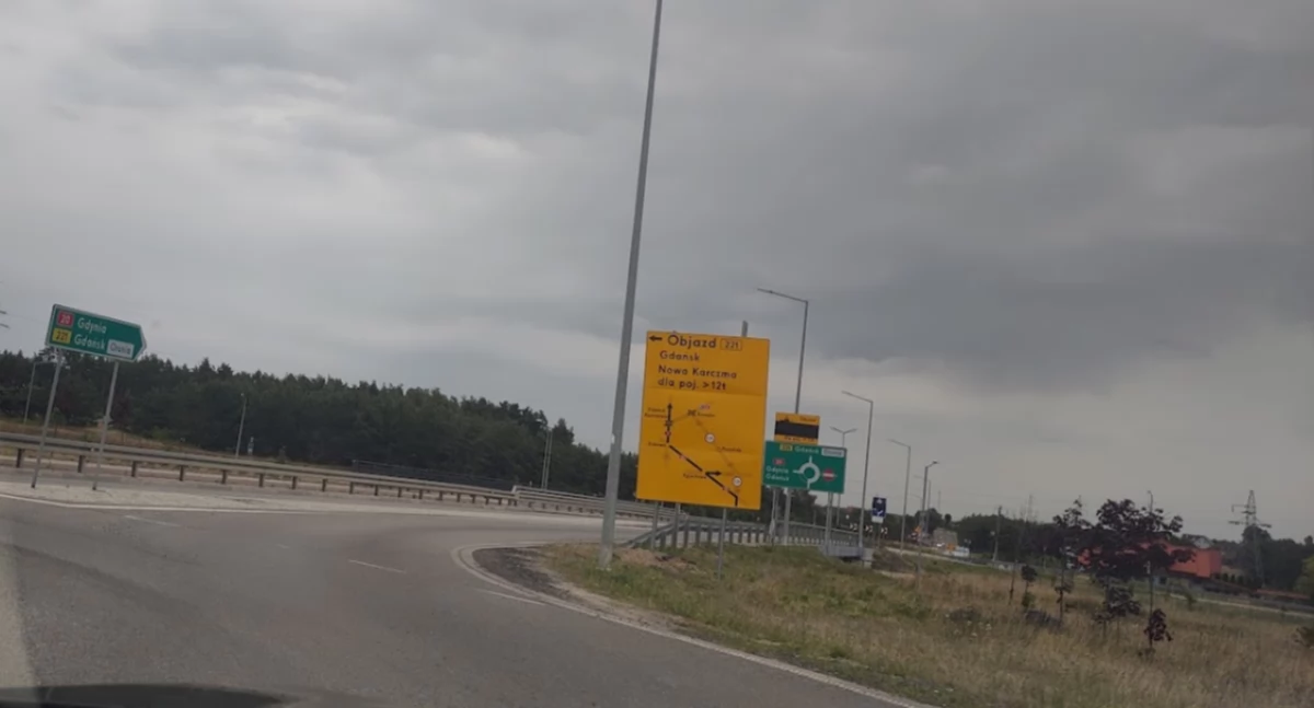 Radykalne zmiany na DW221. Objazdy dla ciężarówek, identyfikatory dla wyjątków