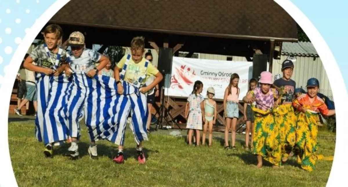 Rodzinna zabawa i tańce pod chmurką na festynie w Gostomku