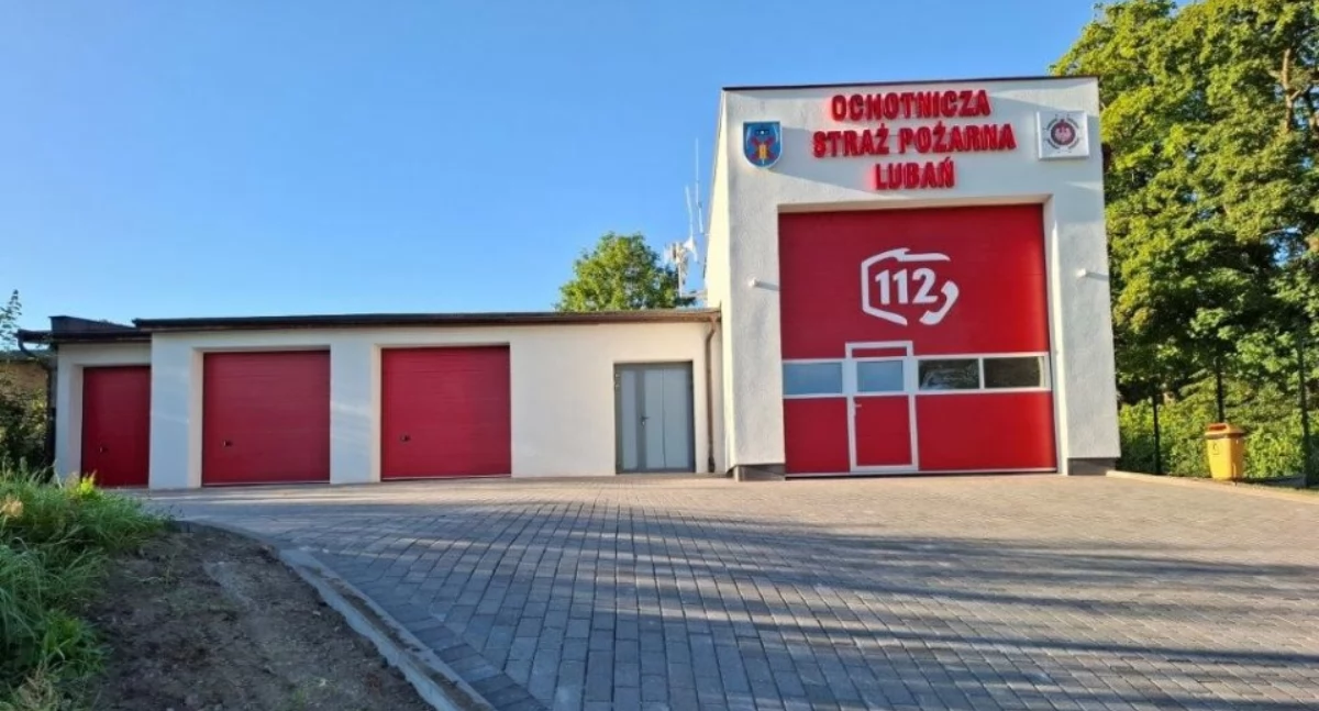 Nowa remiza dla druhów z OSP Lubań. Inwestycja za ponad pół miliona złotych zakończona