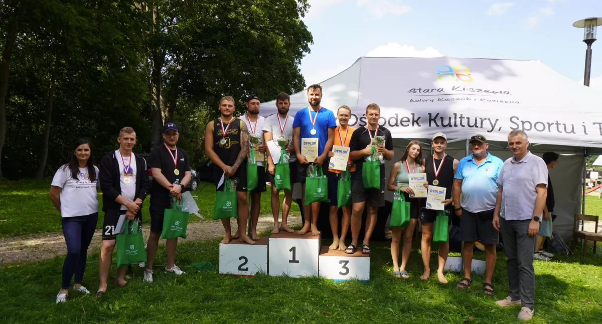 Turniej Siatkówki Plażowej w Strudze. Siatkarze walczyli o Puchar Wójta Gminy Stara Kiszewa