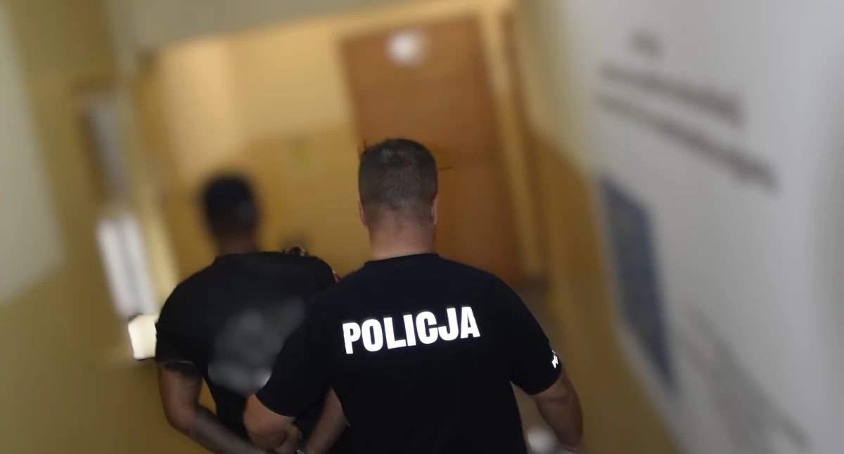 Obywatel Rumunii zatrzymany przez policję. Trafi prosto za kraty!