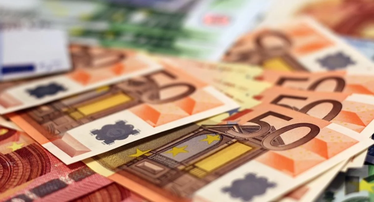 70-letnia kobieta przekazała oszustom ponad 14 tysięcy euro!