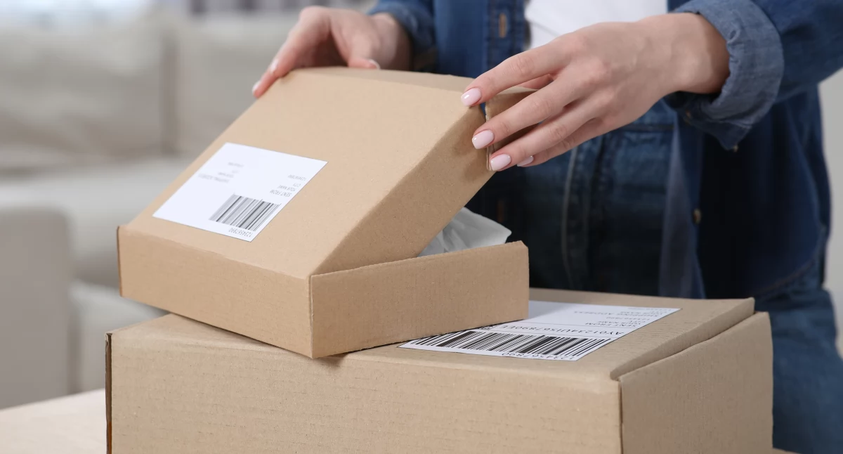 Dlaczego kartony fasonowe to przyszłość pakowania w e-commerce
