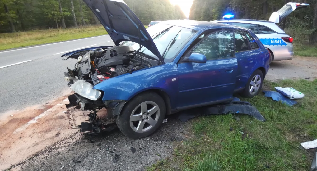 Groźny wypadek w Kaliskach Kościerskich. Zderzyły się trzy auta, a dwie osoby zostały ranne!