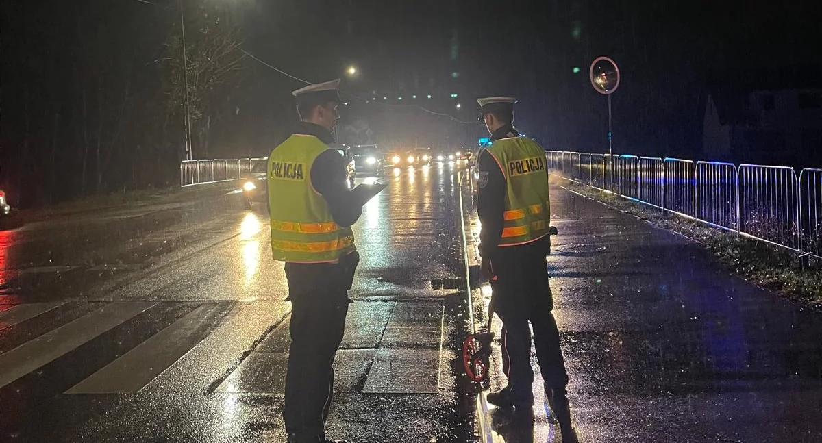 Potrącenie na przejściu dla pieszych w Kościerzynie! Poszkodowani to dwoje 17-latków!