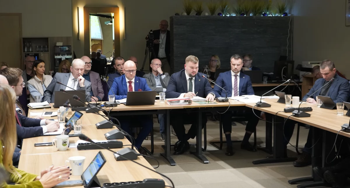 Zainwestują m.in. w komunikację miejską, drogi i mieszkania! Budżet miasta uchwalony!
