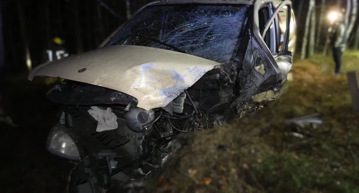 Pijany 18-latek spowodował wypadek. Dwie osoby trafiły do szpitala!