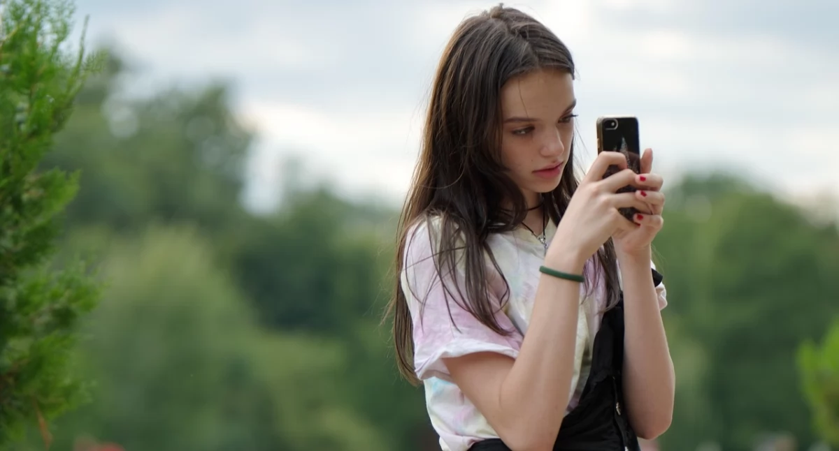 Kontrola rodzicielska w świecie online – dlaczego stała się koniecznością i jak podejść do niej mądrze?