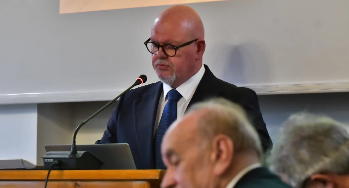 Miliony na drogi i ścieżkę rowerową do Wdzydz. Budżet powiatu kościerskiego zatwierdzony
